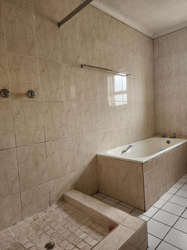 6 Bedroom Property for Sale in Zeekoevlei Western Cape